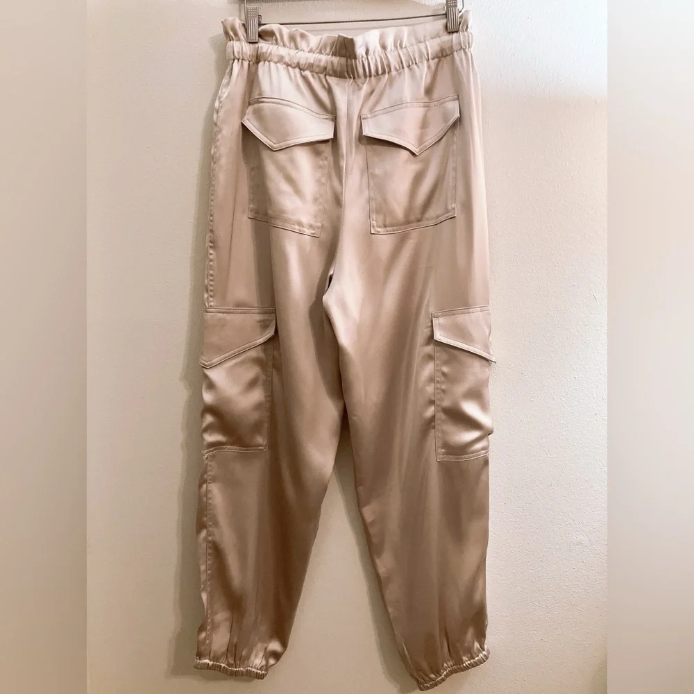 Banana Republic Satin Cargo Jogger Medium Gold Beige NWOT 27’inseam High Rise - Picture 5 of 11